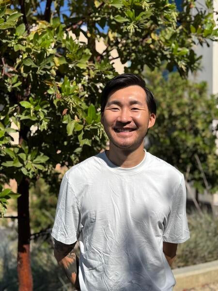 Headshot of Calvin Lee